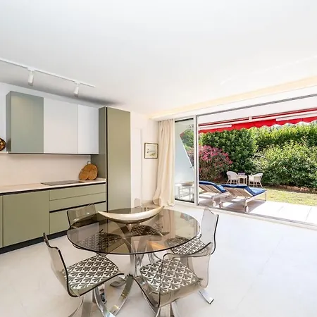 Appartement Sublime Rez De Jardin Rénové Proche Croisette